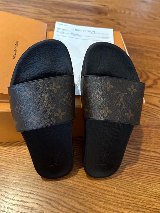 Louis Vuitton men’s size 6 water slides main image 3